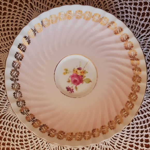 Pink and Gold Foley Cup and Saucer Set England - Picture 5 of 7